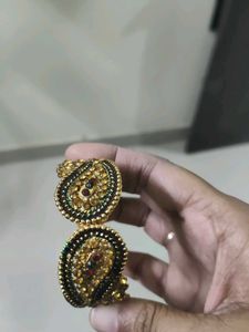 Elegant Gold-Tone Openable/Adjustable Bangle
