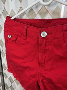Red shorts with embroidered heart, very Y2K