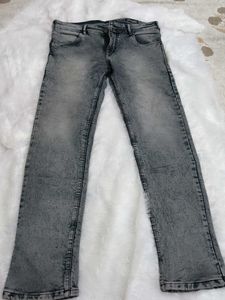 Stylish Grey Washed Jeans