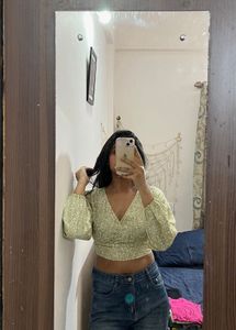 Floral Print V-Neck Crop Top