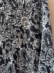 Stylish Black &amp; White Paisley Print Top