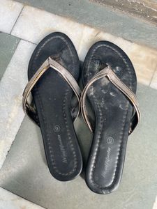 Stylish Black Flip-Flop Sandals