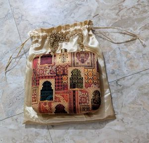 Artklim Mughal Style Doors Printed Clutch