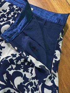 Chic Blue &amp; White Floral Print Skirt