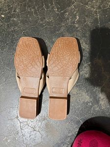 Stylish Bow Detail Flat Sandals