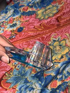 Crystal pen stand