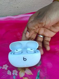 Beats Wireless Earbud Case