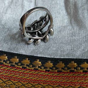 Vintage Floral Ring