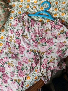 Urbanic Floral Print Capri Pants