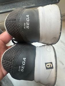 last price Black Sports Shoes