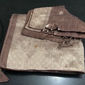 New-🪩Elegant Brown Saree with Blouse