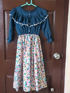 Chic Teal Ruffled Dress with Leaf Print Skirt