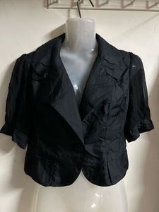 Chic Black Cropped Blazer