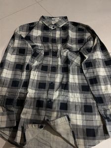 Men's Plaid Button-Up Shirt