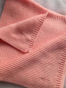 Clinique knitted scarf ♥️💕