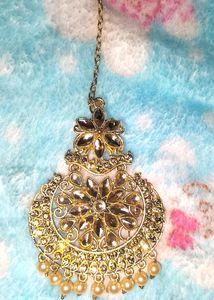 Mangtika And Earings Set