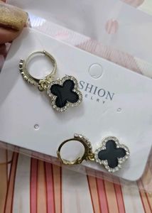 Clover Drop Earrings - Gold Tone