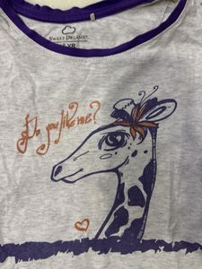 Cute Giraffe Graphic Tee