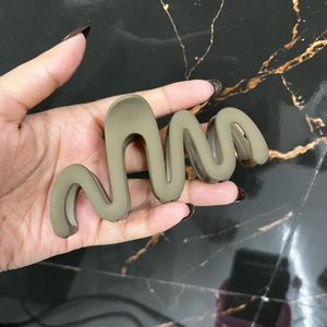 Chic Hair Claw Clip