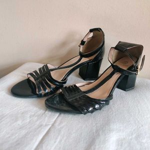 🆕 Black Patent Block Heels