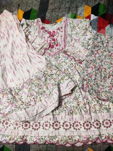 Floral Embroidered Kurta Set