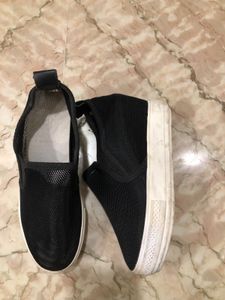 Black Slip-On Mesh Sneakers