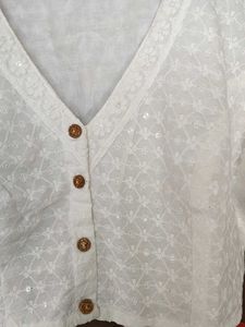 Free delivery - Elegant White Embroidered Blouse