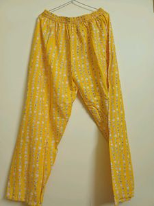 Chic Floral Print Kurti with Pants