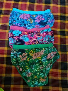Pack of 3 panties  from  IN CARE