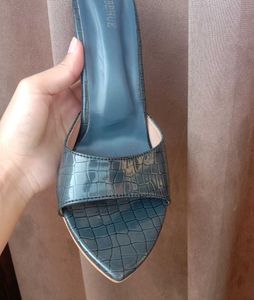 Fabbhue Textured Stiletto Heels