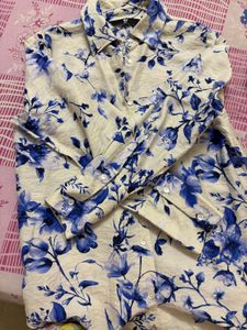 Blue Floral Print Button-Up Blouse