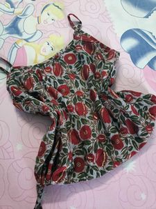 Floral Print Tie-Up Crop Top