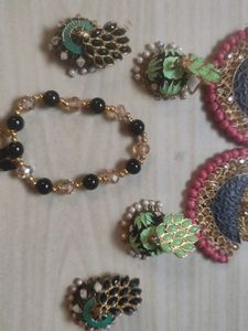 three  combo of earings and 50 rs Bradley free