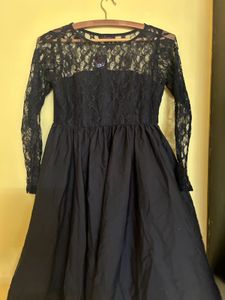 Chic Lace &amp; Flare Black Dress
