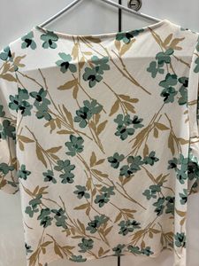 H&amp;M Off White Floral Top