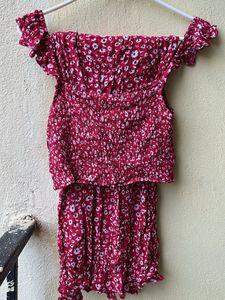 Brand New co ords from urbanic 😍Top with skirt se