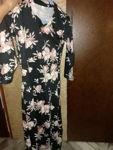 Non Revealing Dresss In Black Printed