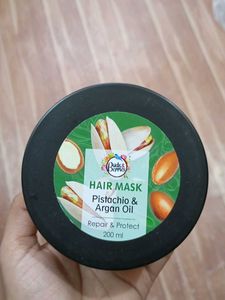 buds and berry pistachio hair mask