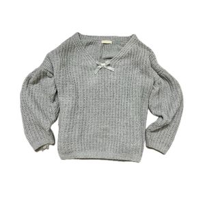 white bow sweater