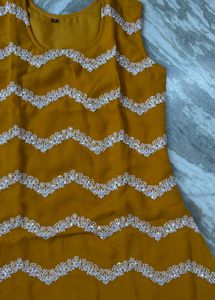 yellow zigzag