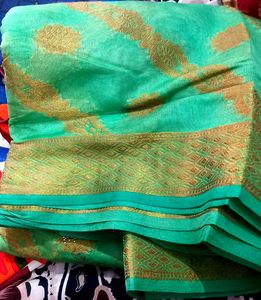 This Is A Very Beautiful Banarasi Saree