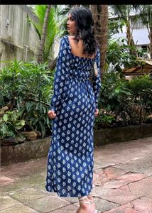 (FREE GIFT 🎁)Navy Blue Printed Maxi Dress