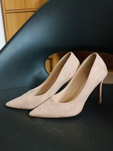 SALE!!! Cream Pencil Heels Formal