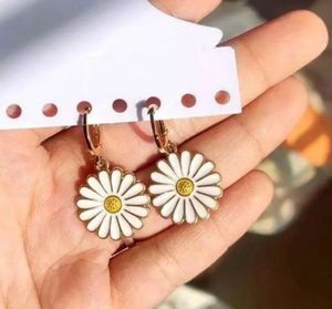 Daisy Flower Dangle Earrings