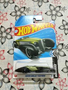 Hotwheels Mix cars as Set of 8