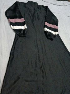 Elegant Black Abaya with Striped Sleeves