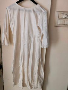 Elegant White Kurta with Sequins