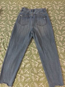 UNIQLO Distressed Light Wash Denim Jeans