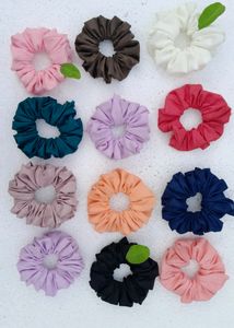 Set Of 4 Scrunchies ♥️