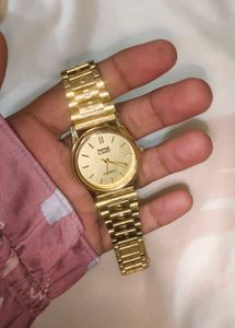 Gold Tone Quartz Wristwatch ⌚